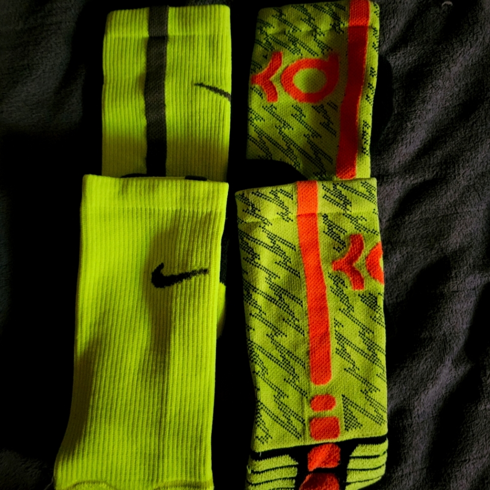 Nike hyper elite socks lot 22-001
